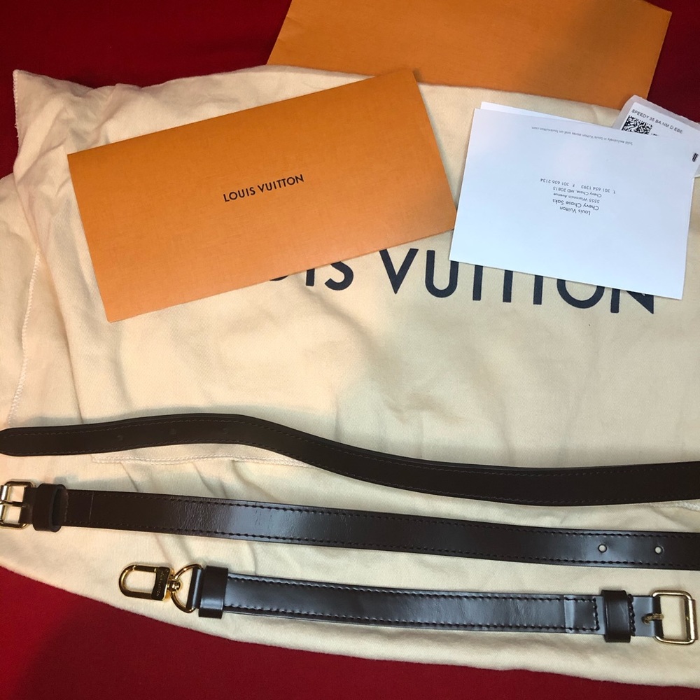 Louis Vuitton Removable, adjustable leather strap